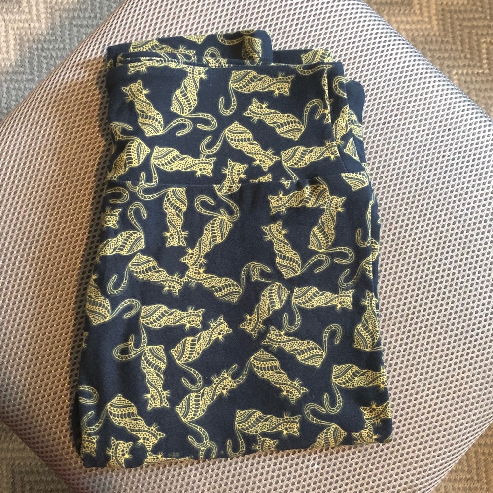 Lularoe cat leggings!  🐈 😻